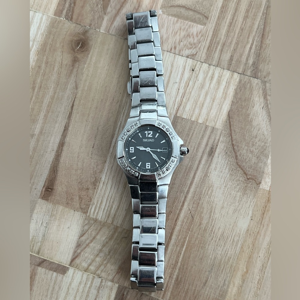 Seiko Coutura Ladies Watch RARE Diamonds Black Pearl Dial Stainless Bracelet - Picture 9 of 17